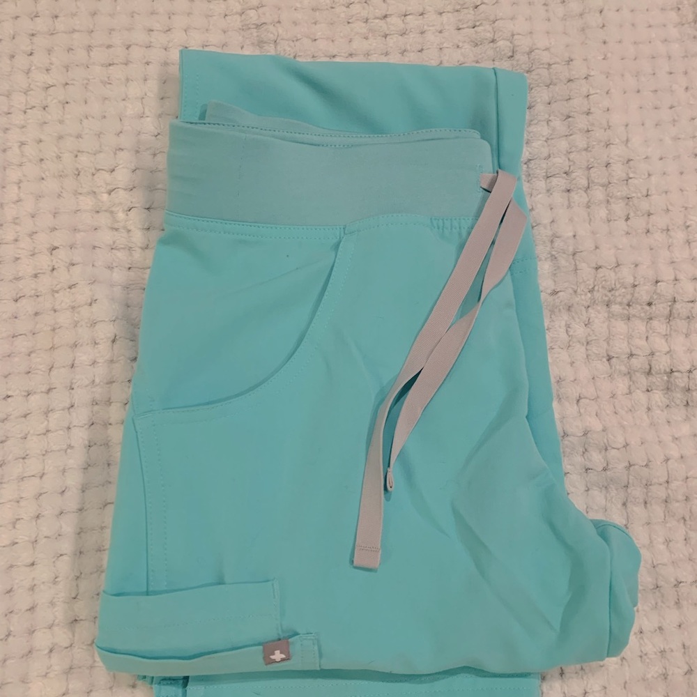 FIGS limited edition Aqua Kade Scrub pants!!
